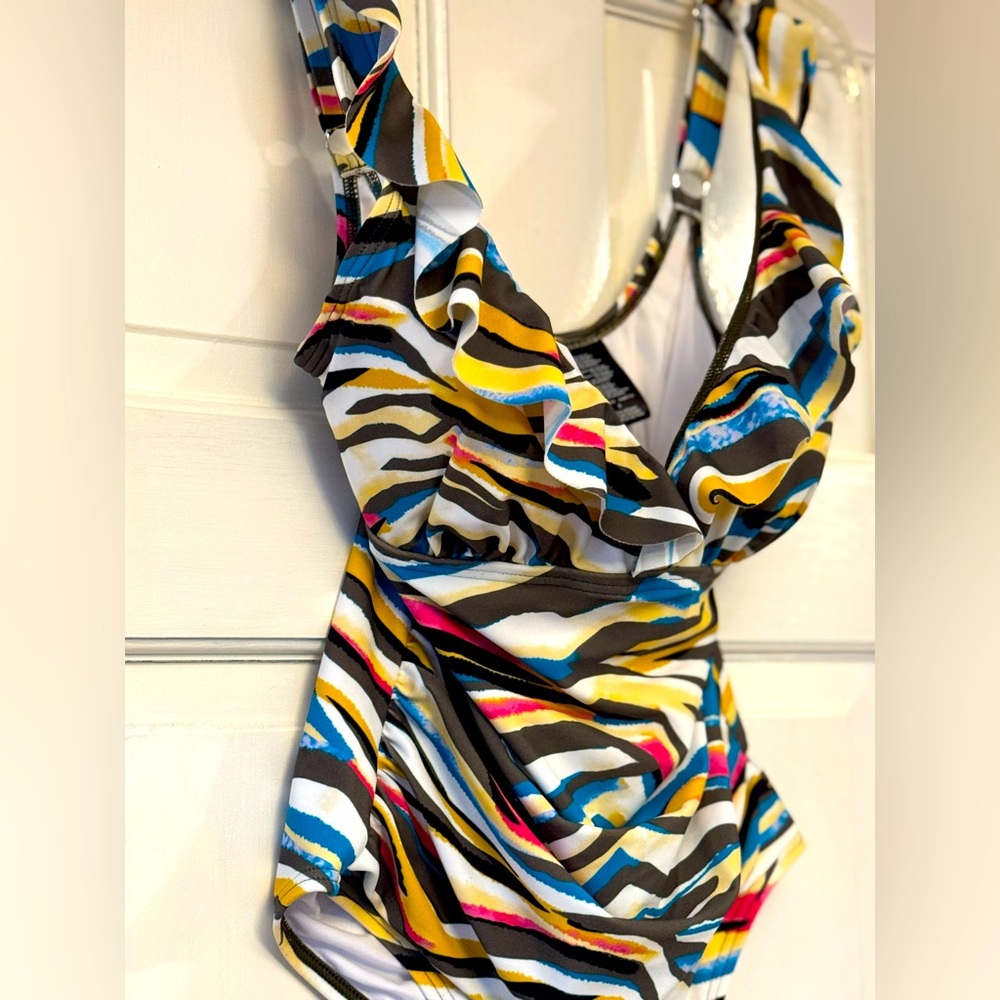 DKNY Multicolor Swirl One Piece‎ Swimsuit - Picture 3 of 6